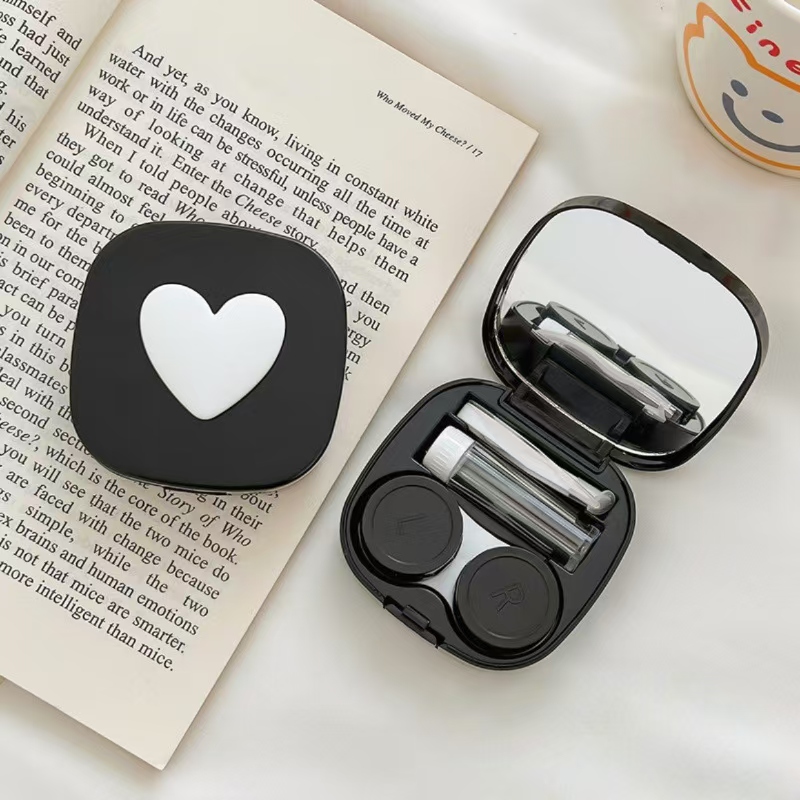 حافظة عدسات لاصقة على شكل قلب  - مراجعة Travel Accessories Kit For Women وسعره