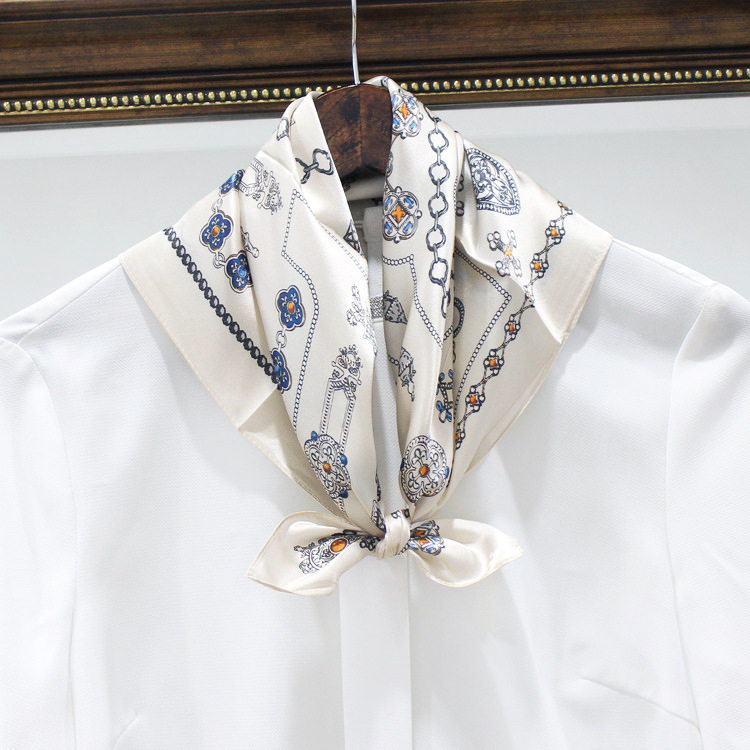 وشاح حرير التوت 12 مم نسائي مر - مراجعة Travel Accessories Neck وسعره