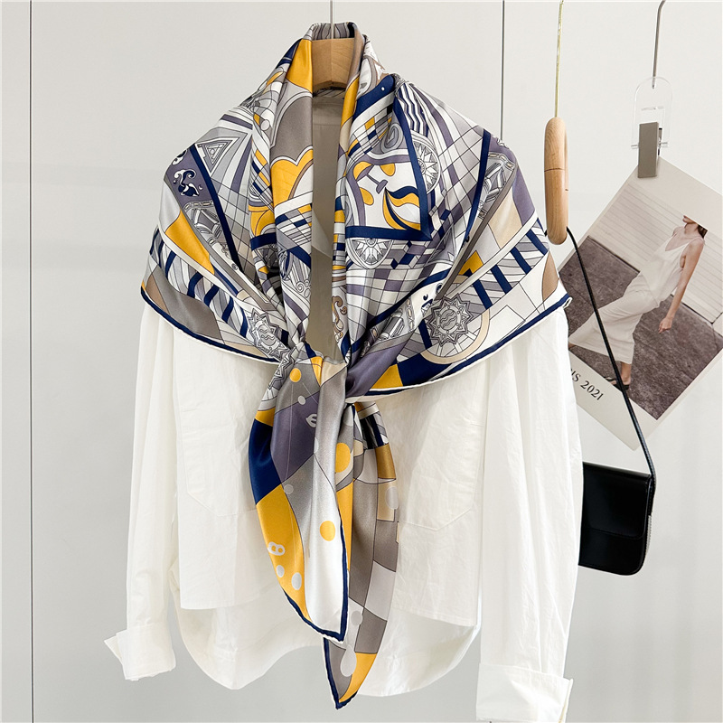 وشاح حريري مربع للنساء، بحواف  - مراجعة Travel Accessories Neck وسعره